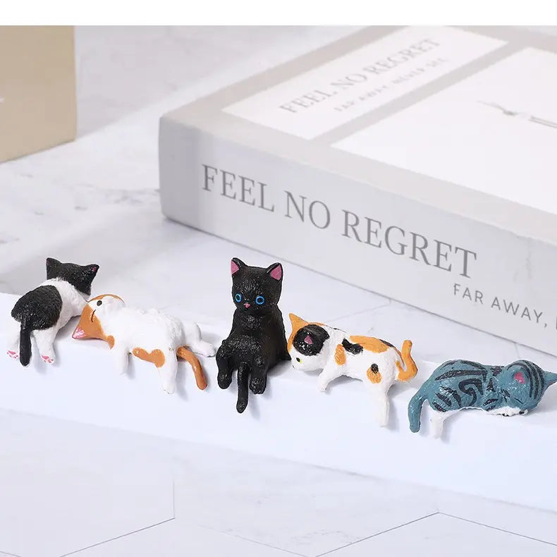 Mini cartoon cat figurines size reference – resin kitty desk decoration 5pcs set