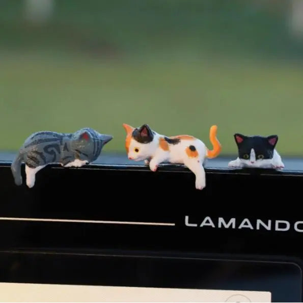 Mini resin cat figurines detail view – multi-pose cute cartoon kitty decorative pieces